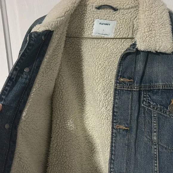 Old Navy Sherpa-Lined Non-Stretch Jean Jacket - Picture 2 of 3